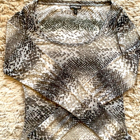 EXPRESS MESH BLACK & GREY LONG SLEEVE - Picture 2 of 7